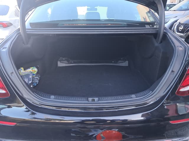 mercedes classe e TRUNK