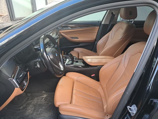 bmw série 5 FRONT_SEAT