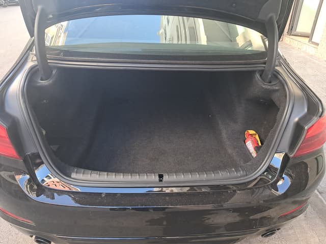 bmw série 5 TRUNK