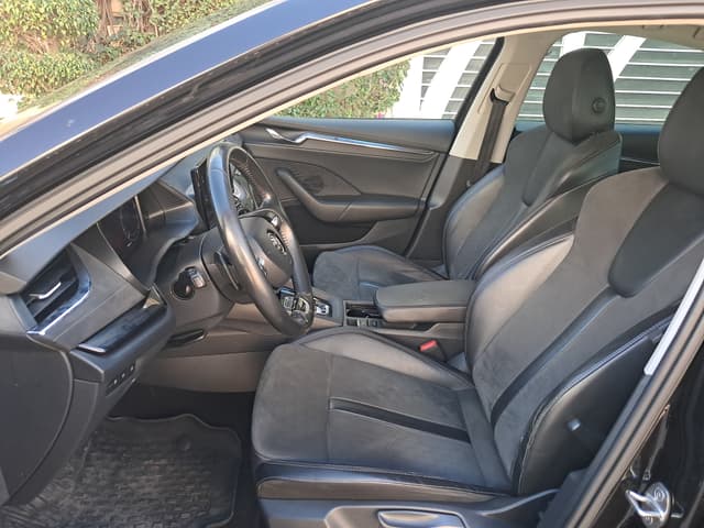 Skoda Octavia FRONT_SEAT