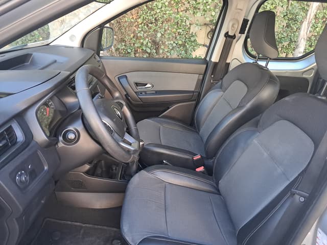 Renault Express FRONT_SEAT