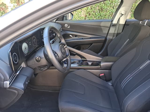 Hyundai Elantra FRONT_SEAT