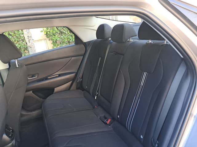 Hyundai Elantra REAR_SEAT