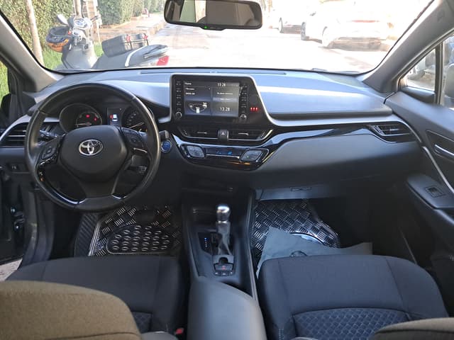 Toyota C HR 1.8 Hybride 122 Distinctive+