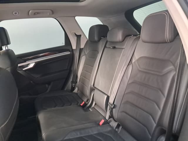 Volkswagen Touareg REAR_SEAT