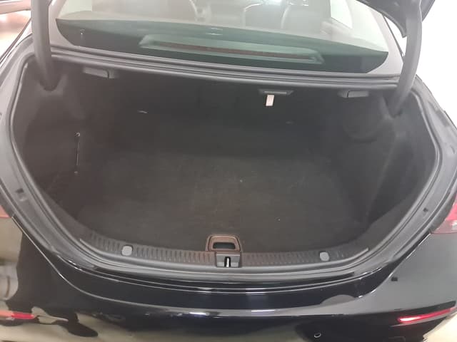 Mercedes Classe E TRUNK