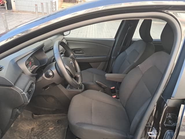 Dacia Logan FRONT_SEAT