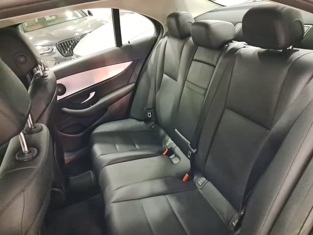 Mercedes Classe E REAR_SEAT