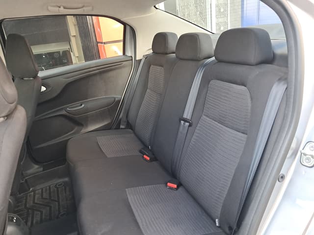 Peugeot 301 REAR_SEAT