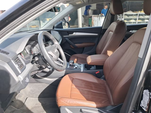 Audi Q5 FRONT_SEAT