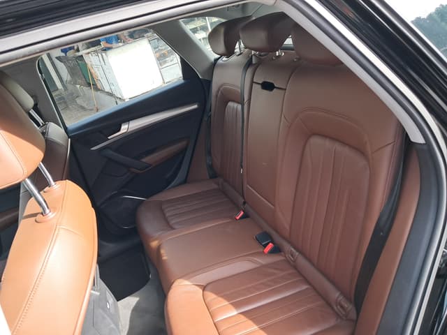 Audi Q5 REAR_SEAT