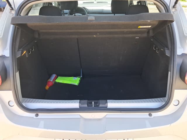 dacia sandero TRUNK