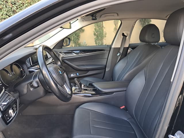 bmw série 5 FRONT_SEAT