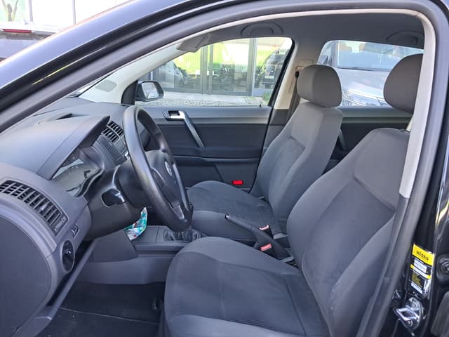 Volkswagen Polo FRONT_SEAT