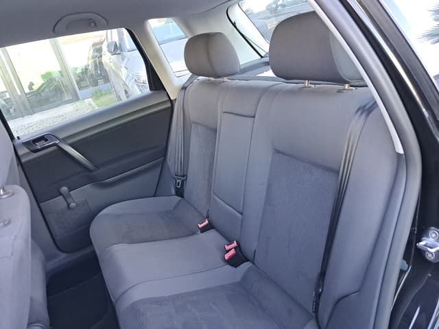 Volkswagen Polo REAR_SEAT