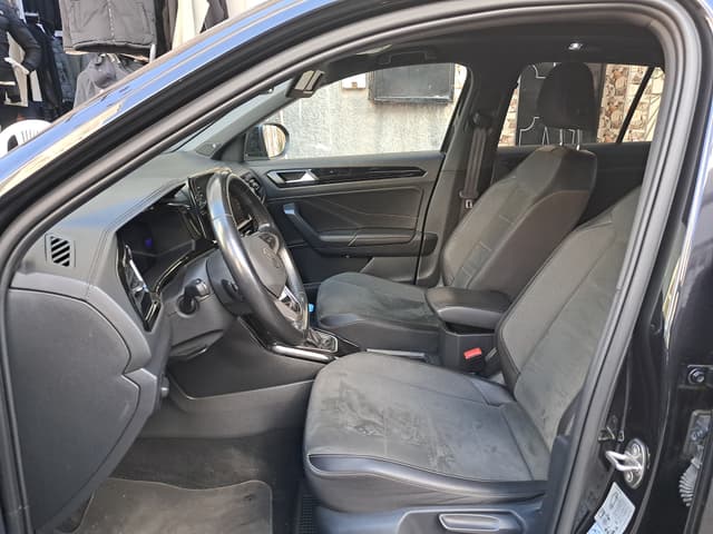 volkswagen t roc FRONT_SEAT