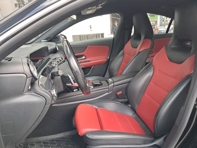 Mercedes CLA Coupé FRONT_SEAT