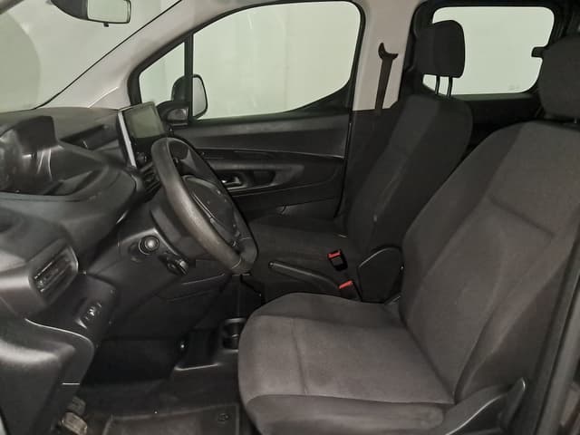 Peugeot Rifter FRONT_SEAT