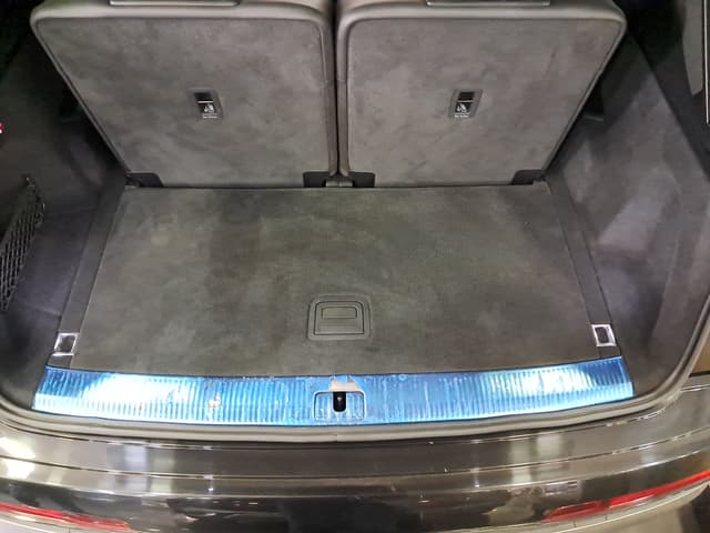 Audi Q7 TRUNK