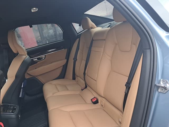 Volvo S90 REAR_SEAT