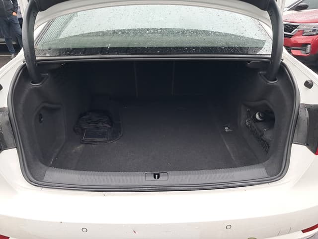 Audi A4 TRUNK