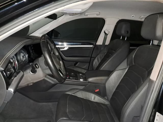 Volkswagen Touareg FRONT_SEAT