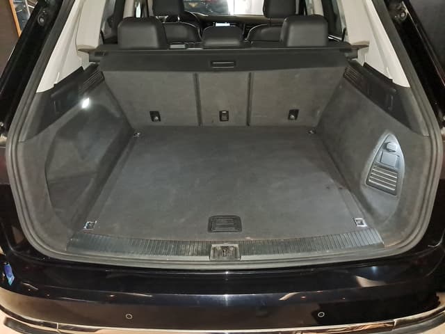 Volkswagen Touareg TRUNK