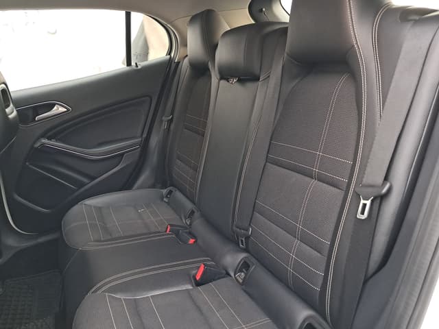 Mercedes GLA REAR_SEAT