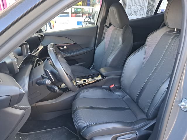 Peugeot 2008 FRONT_SEAT