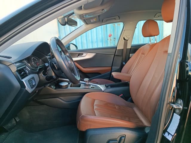 Audi A4 FRONT_SEAT