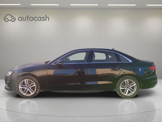 Audi A4 LEFT
