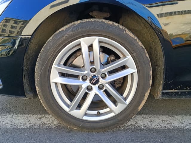 Audi A4 WHEEL_AVG
