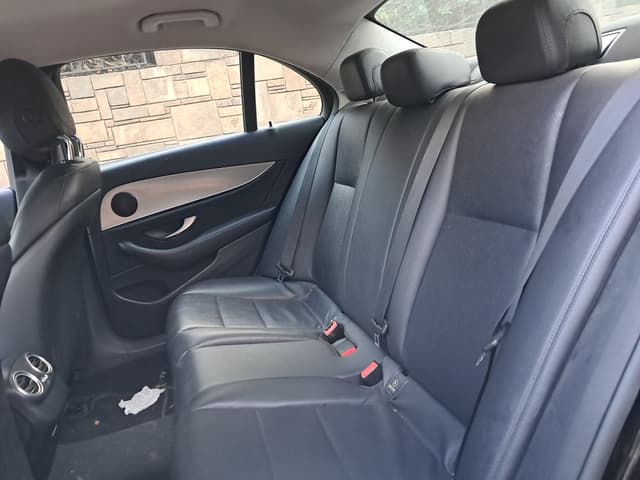 Mercedes Classe E REAR_SEAT