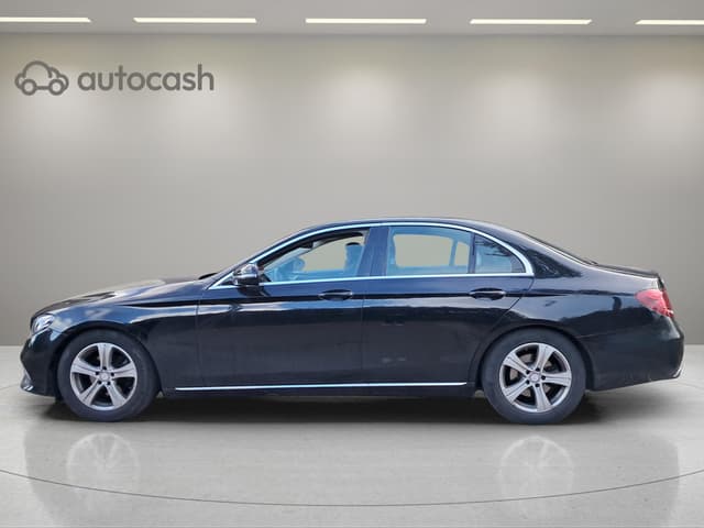Mercedes Classe E RIGHT