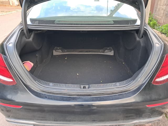 Mercedes Classe E TRUNK