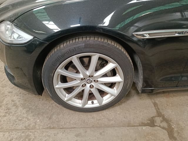 Jaguar XJ WHEEL_AVG