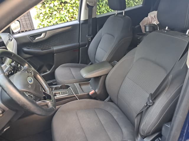 Ford Kuga FRONT_SEAT