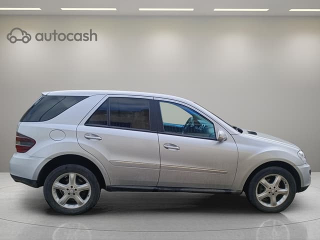 Mercedes Classe M RIGHT