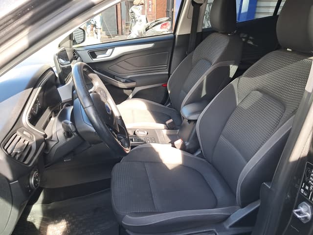 Ford Focus FRONT_SEAT