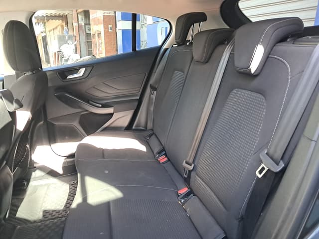Ford Focus REAR_SEAT