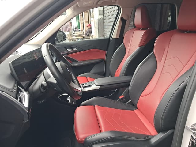 Bmw X1 FRONT_SEAT