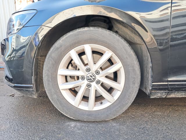 Volkswagen Passat WHEEL_AVG
