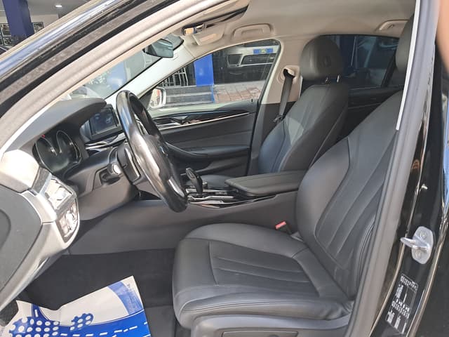 Bmw Série 5 FRONT_SEAT