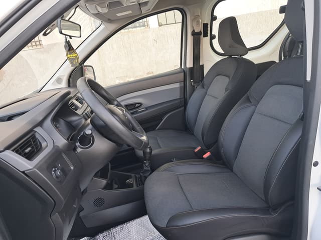 Renault Express FRONT_SEAT