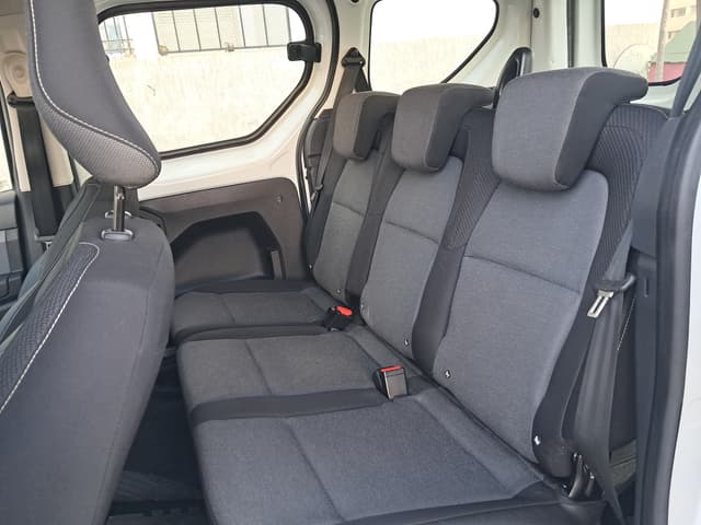 Renault Express REAR_SEAT