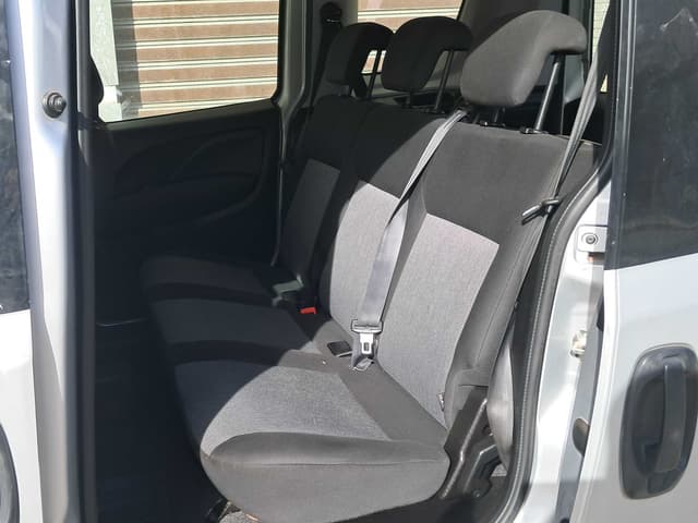 Fiat Doblo REAR_SEAT