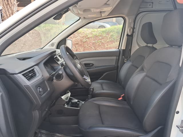 Renault Express VAN FRONT_SEAT