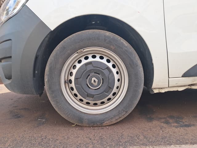 Renault Express VAN WHEEL_AVG