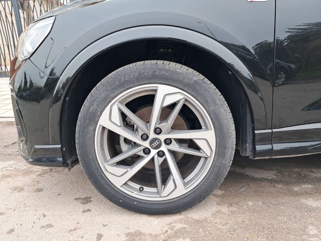 Audi Q3 WHEEL_AVG