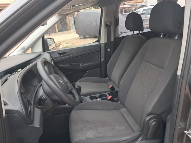 Volkswagen Caddy FRONT_SEAT